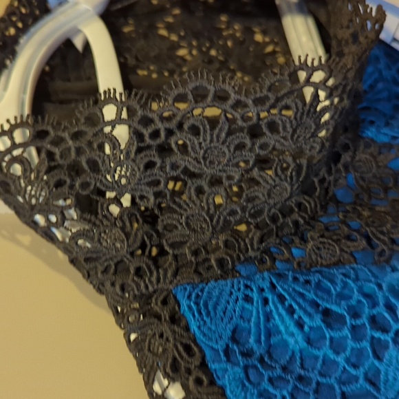 DVF NWT lace crop sleeveless top. Royal Blue and black. Size 10. - Picture 11 of 16